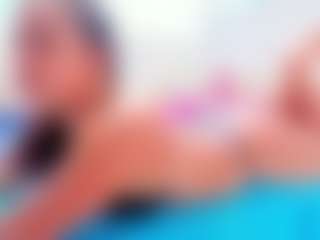 MAGIIC-BRUNETTE's Live Sex Cam Show