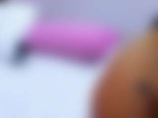 Live cam show with Megansaaenz - Fuck Machine on CamSodaAdn