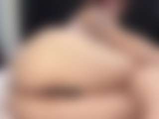 Live cam show with Vernice - Moaning on Camsoda Late Night