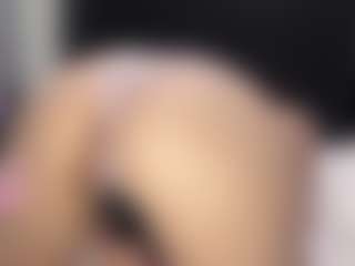 Live cam show with Vernice - Upskirt on thefappeningchat.com