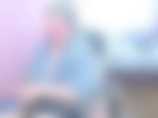 Live cam show with Ammy - Middle Aged on Fit Hotties