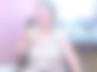 Live cam show with Ammy - Upskirt on pussylord.com
