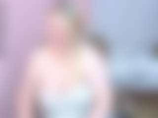 Live cam show with Ammy - Middle Aged on Camsoda