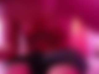 Live cam show with ariasmithog - Public Curvy on Livezox