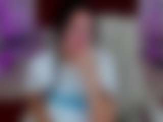 LiviaSshy's Live Sex Cam Show