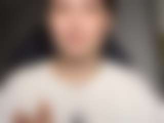 RoxannTools's Live Sex Cam Show