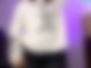 Live cam show with RoxannTools - Teen (18+) on Stripli.com