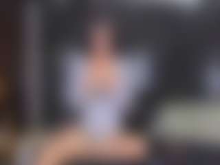 Live cam show with Aria-skyee - Smoking on Hubzter Live