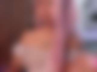 Live cam show with Honey Taylor - Public BBW on chickslive.net