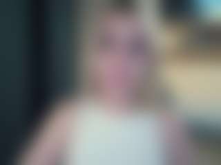 Evelyn's Live Sex Cam Show