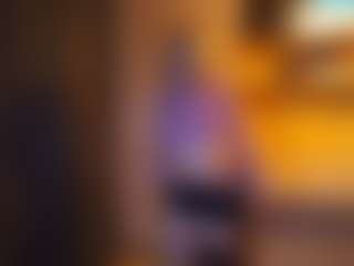 Live cam show with Evelyn - Bedroom on Camming Site