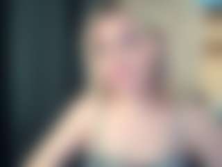 Live cam show with Evelyn - Blue Eyes on madthumbs