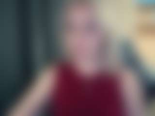 Live cam show with Evelyn - Full Nudity on Camming Site