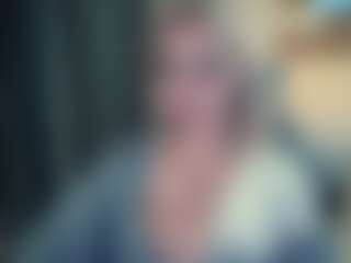 Evelyn's Live Sex Cam Show