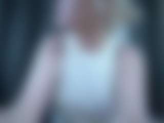 Evelyn's Live Sex Cam Show
