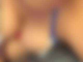 Live cam show with Scarlett-evanss1 - Middle Aged on xfollow cams