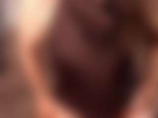 Live cam show with Ellis-Brownn - New Big Ass on xplaylive.com