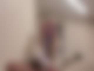 Live cam show with Luna - Green Eyes on SinfulBabes