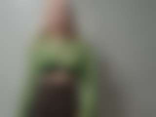 Live cam show with Luna - Green Eyes on Camsoda