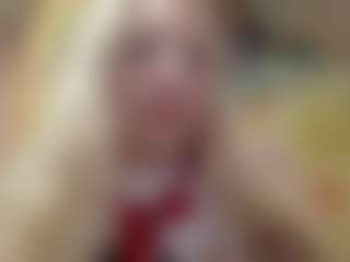 Spettacolo in cam dal vivo con Luna - Bikini su Camsoda
