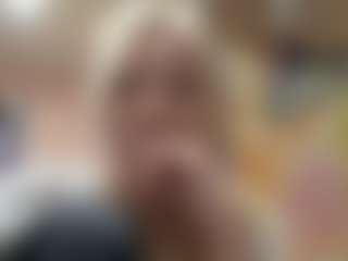 Live cam show with Luna - Facial Piercings on madthumbs