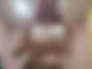 Live cam show with Luna - Hairy Pussy on madthumbs
