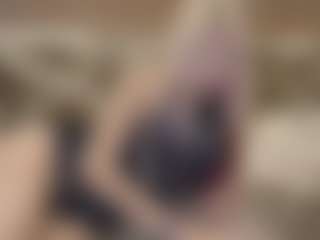 Live cam show with Luna - Green Eyes on SxyPornLive