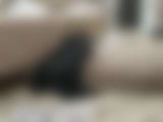 Live cam show with Luna - Lesbian on luckytryst.com