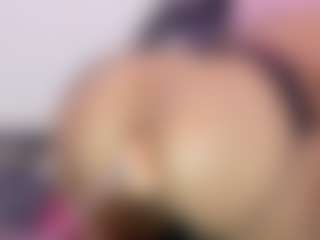 AlanaRoseeX's Live Sex Cam Show