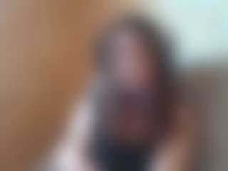 Live cam show with EvieKottman - Nipple Piercings on AdultVida.com