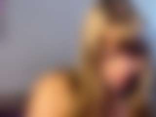 GennaKirley's Live Sex Cam Show