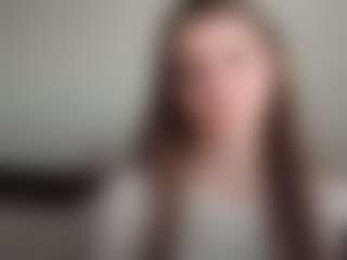 Live cam show with RobynEslick - Oil on nudelive.tv