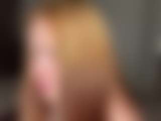 Live cam show with Emily - Skinny on Camsoda