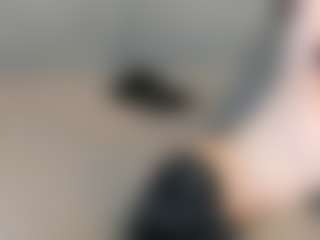 Live cam show with AshMuse - Tease on AdultVida.com