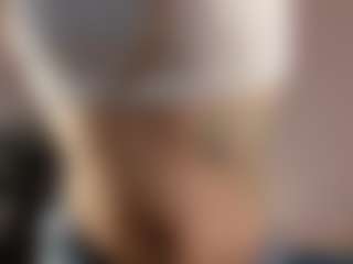Live cam show with avayuzu - Skinny on SinfulBabes