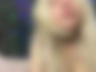 Live cam show with FreddaMcauliffe - Shaved Pussy Mature on SpunkLive