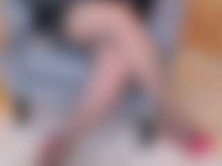 Live cam show with AryaEvee - Middle Aged on Camsoda