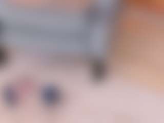 Live cam show with AryaEvee - Moaning on AdultVida.com
