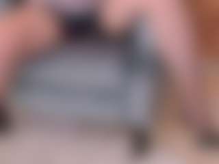 Live cam show with AryaEvee - Middle Aged on chickslive.net