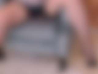 Live cam show with AryaEvee - Middle Aged on Instabang
