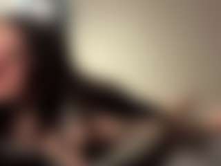 Live cam show with ShauntaBirden - Skinny MILF on Sweet Sext