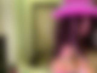 Live cam show with Carmen - Spank Brown Hair on luckytryst.com