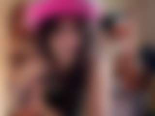 Live cam show with Carmen - Brown Hair on Camsoda