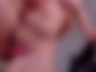 Live cam show with violettabond - Moaning on Milfs Live