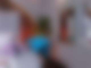 Live cam show with LiliLanner - Shake on StripNow