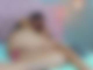 Live cam show with Lissa-jhonsoon - Dildo Or Vibrator Granny on CamwithHer