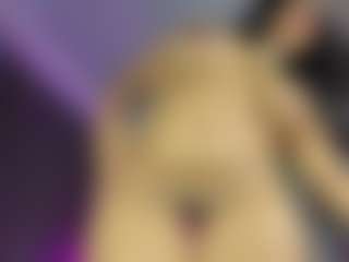 Live cam show with Mia - Juguetes on Camming Site