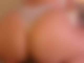 Live cam show with Nina Vega - Tease BBW on AdultVida.com