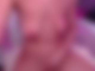 Live cam show with Fay - Shaved on TeamSkeetLive