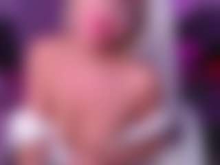 Live cam show with Fay - Oil on Camversity